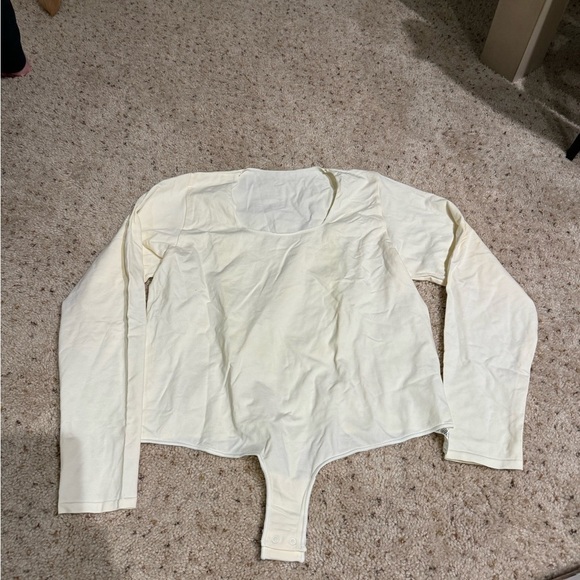 Skims ESSENTIAL LONG SLEEVE SCOOP NECK BODYSUIT in Marble New in Box - Picture 3 of 6